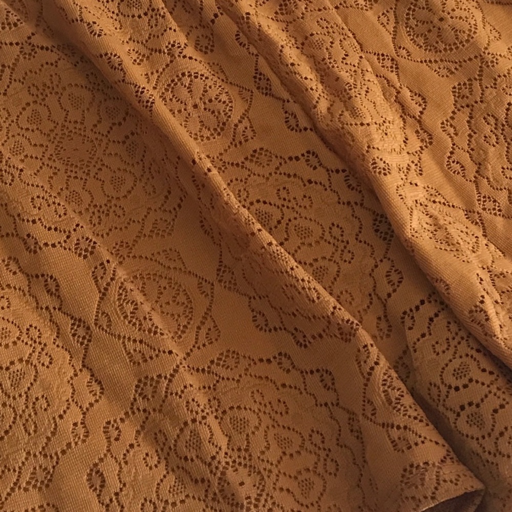 {June & Hudson} Mustard Brown Lace Shorts - Picture 4 of 7